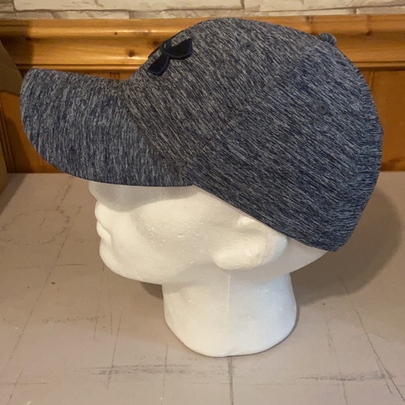 Under Armour Hat - Picture 2 of 6